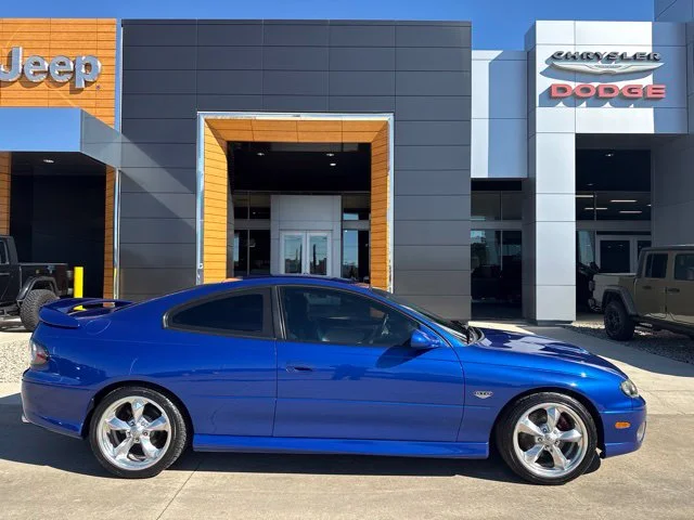 Used 2006 Blue Pontiac Base image 5