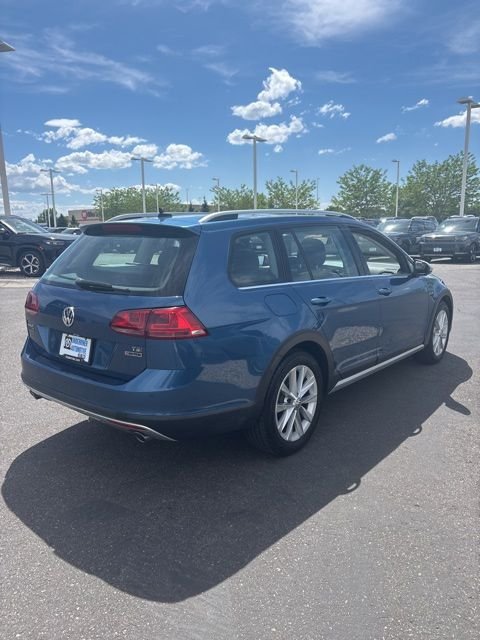 Used 2017 Blue Volkswagen TSI SE image 3