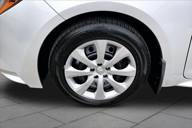 Certified Used 2025 SILVER ME. Toyota  image 11
