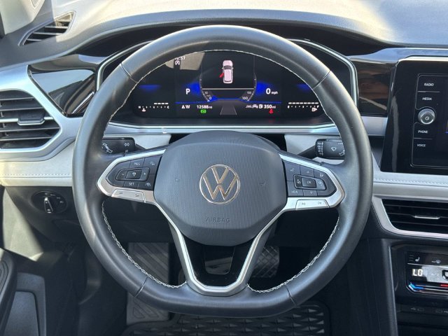 Certified Used 2025 Silver Volkswagen 1.5T SE image 10