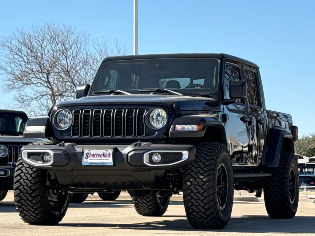 New 2025 Black Clear-Coat Exterior Paint Jeep Sport S image 3