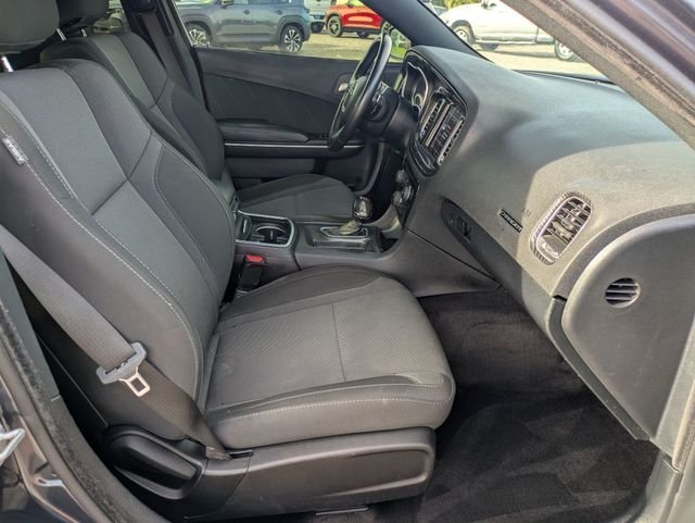 Used 2018 Gray Dodge V6 image 24