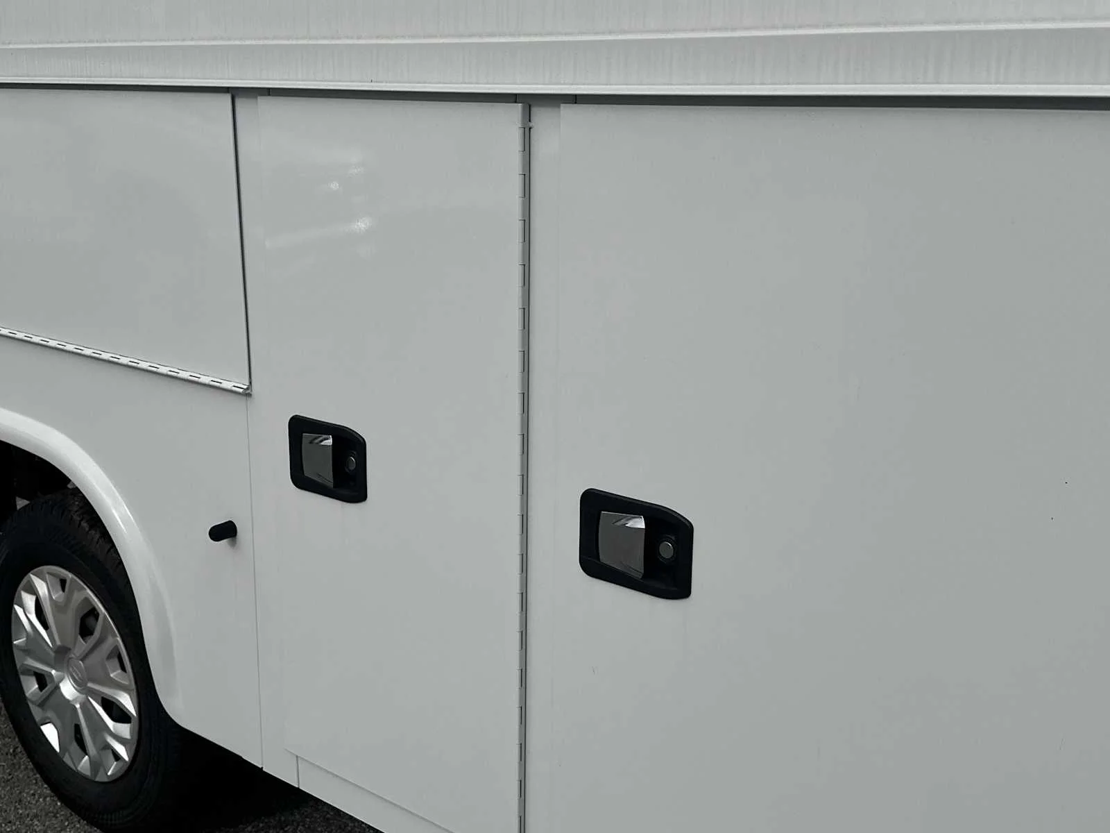 2024 Ford Transit Cutaway Base - Photo 17