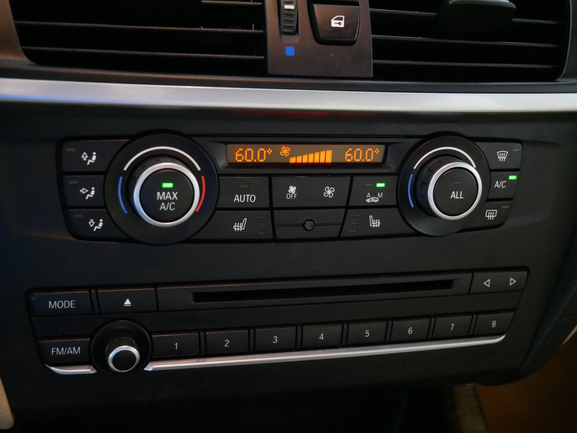 Used 2013 Black Sapphire Metallic BMW xDrive28i image 23