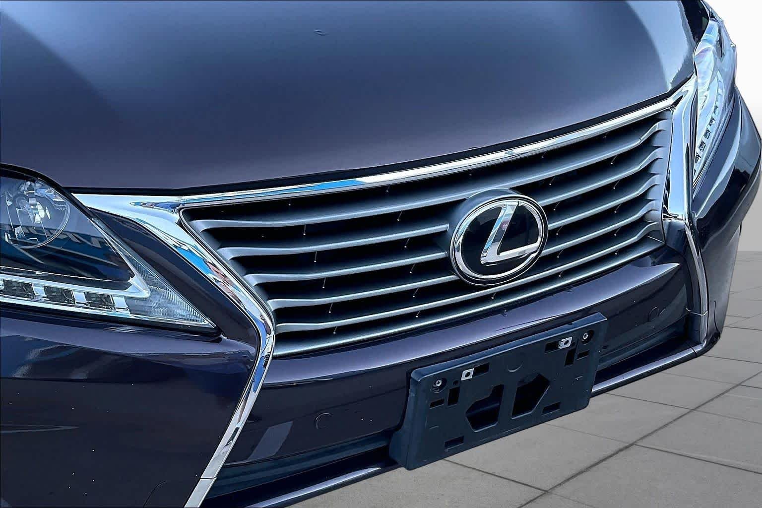 Used 2013 Fire Agate Lexus  image 27