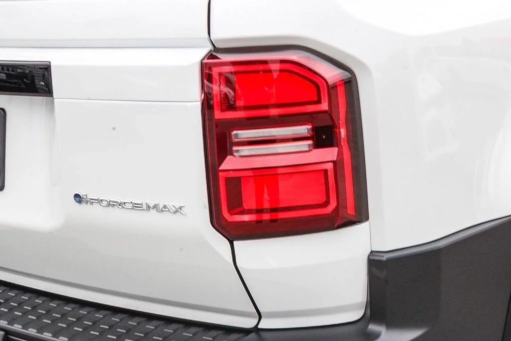 Used 2025  Toyota Base image 10