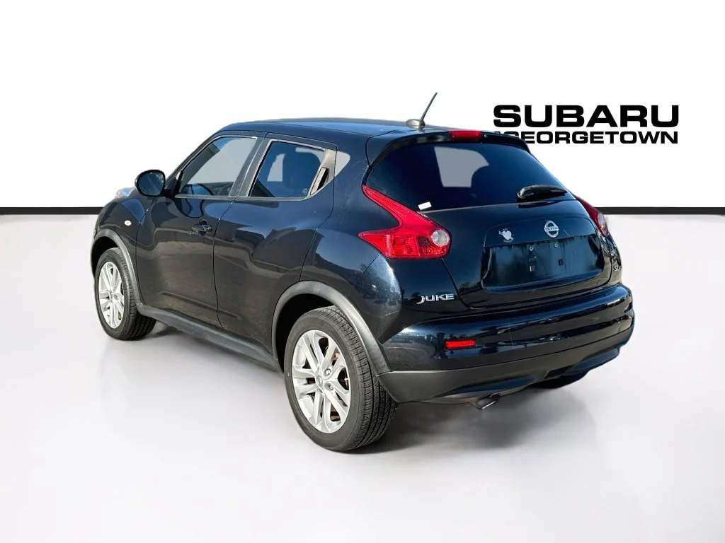 Used 2011 Black Nissan SL image 5