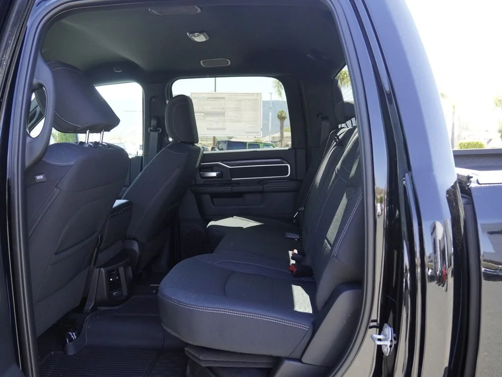 New 2026 Diamond Black Crystal Pearl-Coat Exterior Paint RAM Big Horn image 21