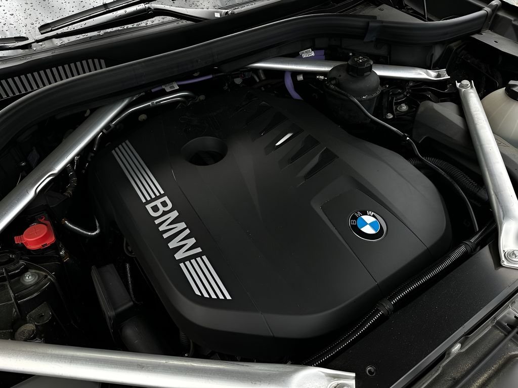 Used 2026 Black BMW xDrive40i image 25