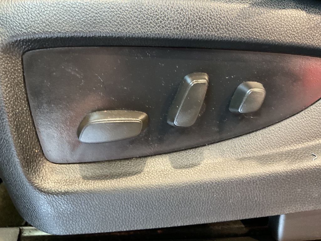 Used 2014 Silver GMC SLE image 15