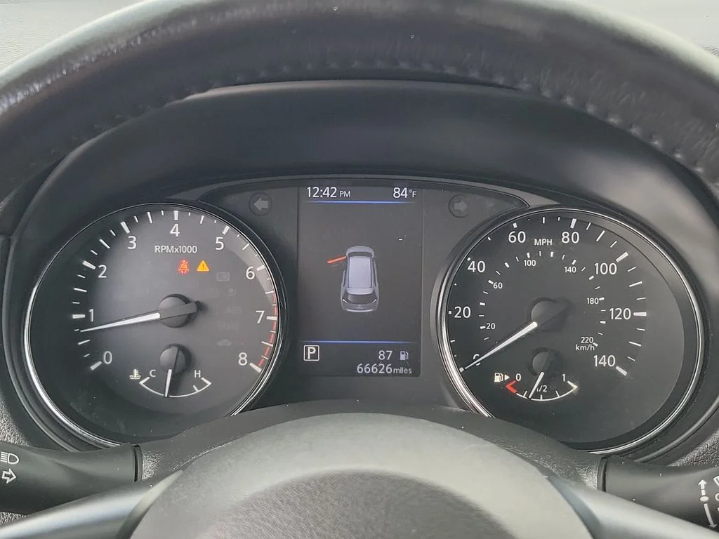Used 2018 Black Nissan SL image 28