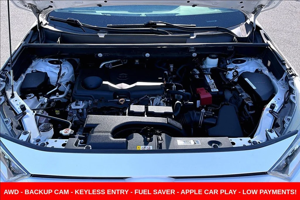 Used 2020 White Toyota XLE image 35