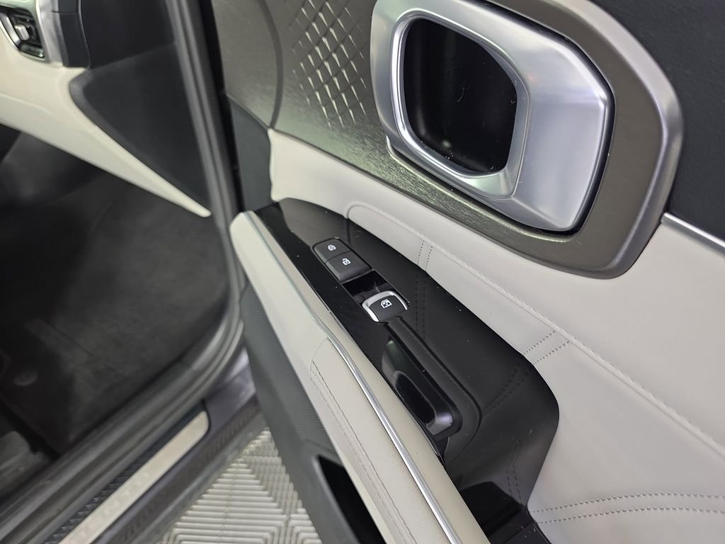Used 2022 Gray Kia SX image 37