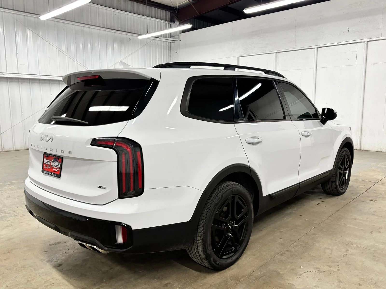 Used 2024 White Kia EX X-Line image 7
