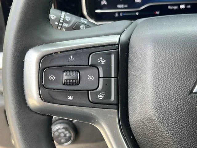 Used 2025 Summit White Chevrolet LT image 27