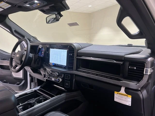 New 2027 Star White Metallic Tri-Coat Ford F-550® Platinum image 53