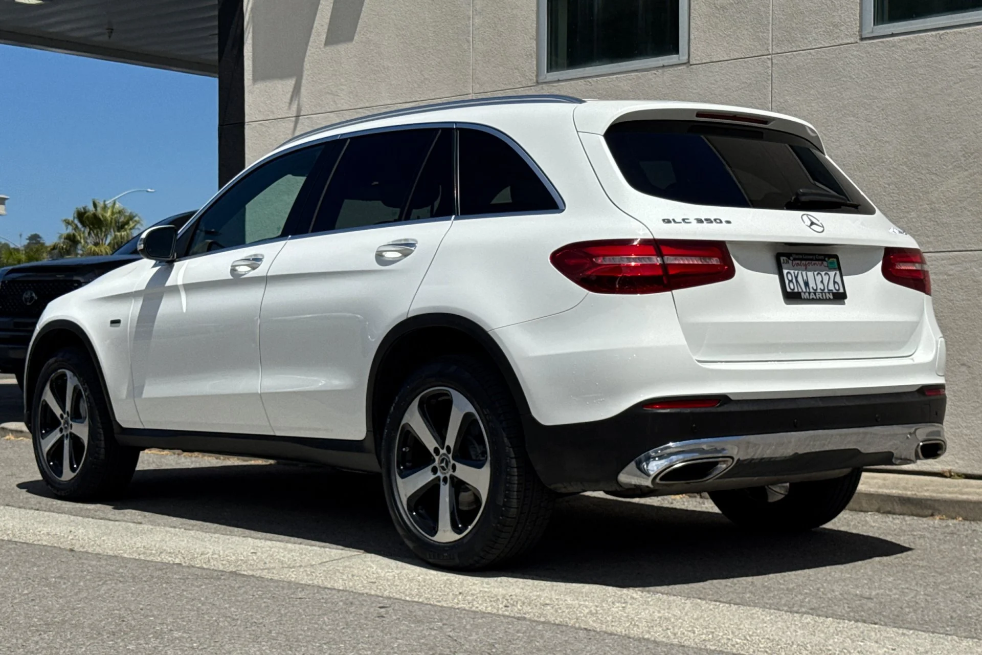 Used 2019 White Mercedes-Benz GLC 350e image 6