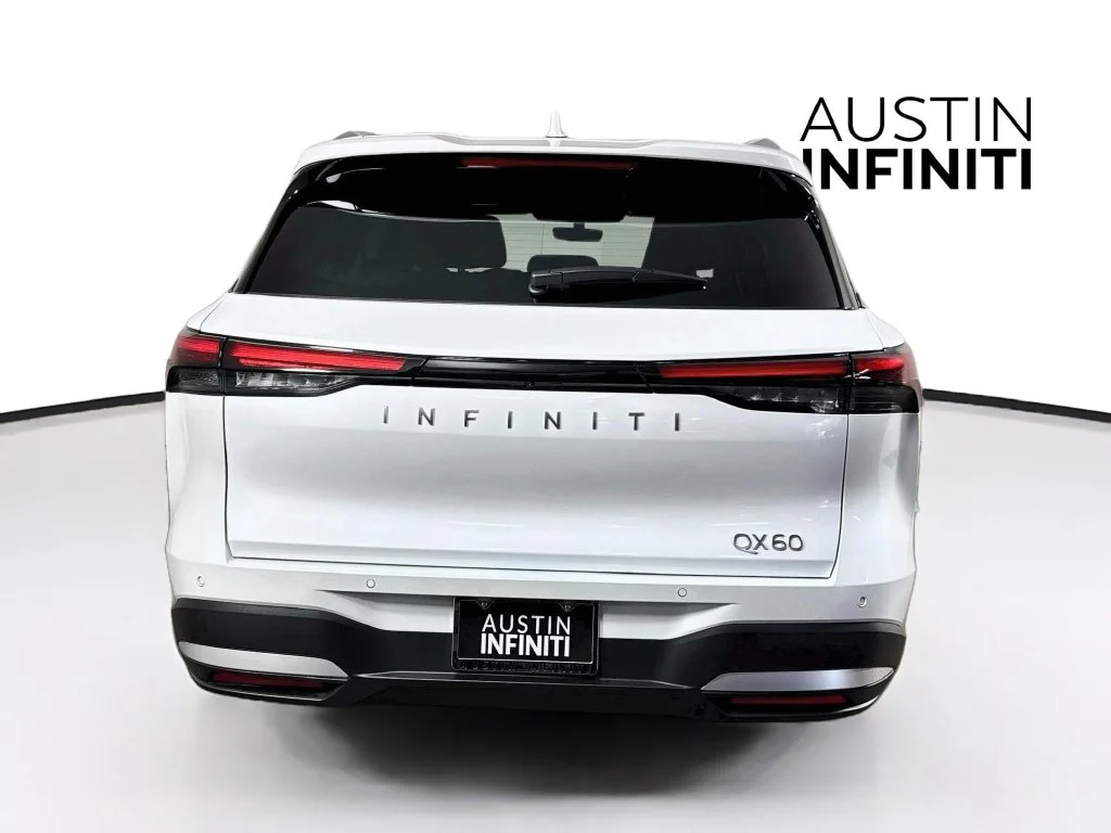 Certified Used 2027 White INFINITI LUXE image 9