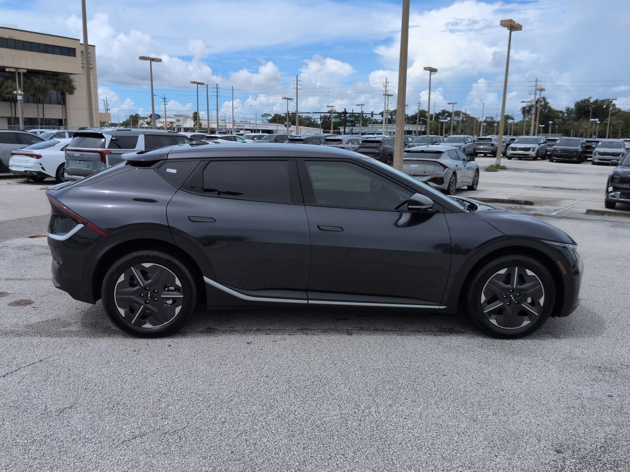 New 2026 Panthera Metal Kia LIGHT image 3