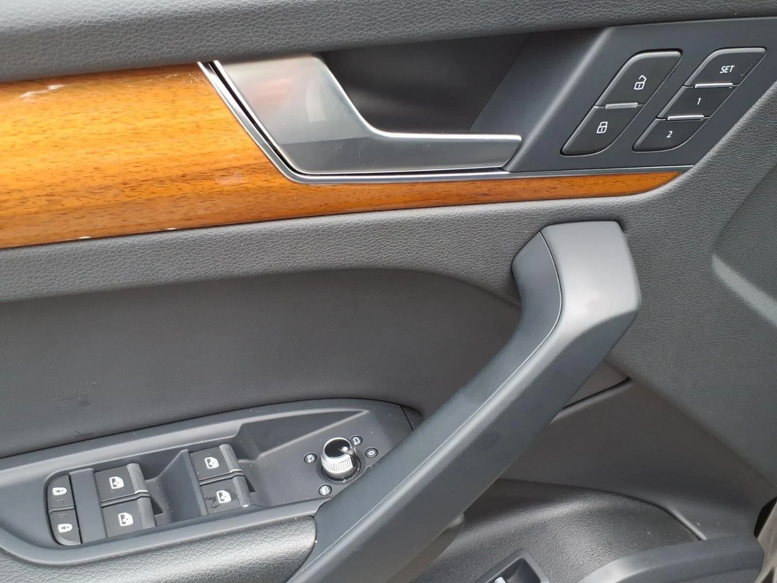 Used 2023 Daytona Gray Pearl Effect Audi S line Premium image 13