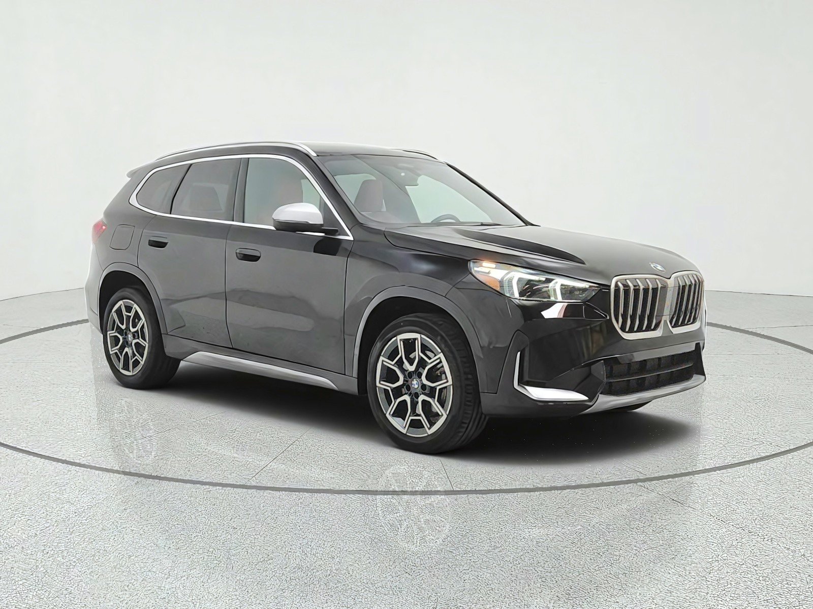 Used 2023 Jet Black BMW xDrive28i Sports Activity Vehicle image 3