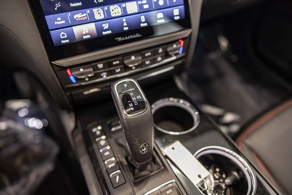 Used 2023 White Maserati Modena Q4 image 31