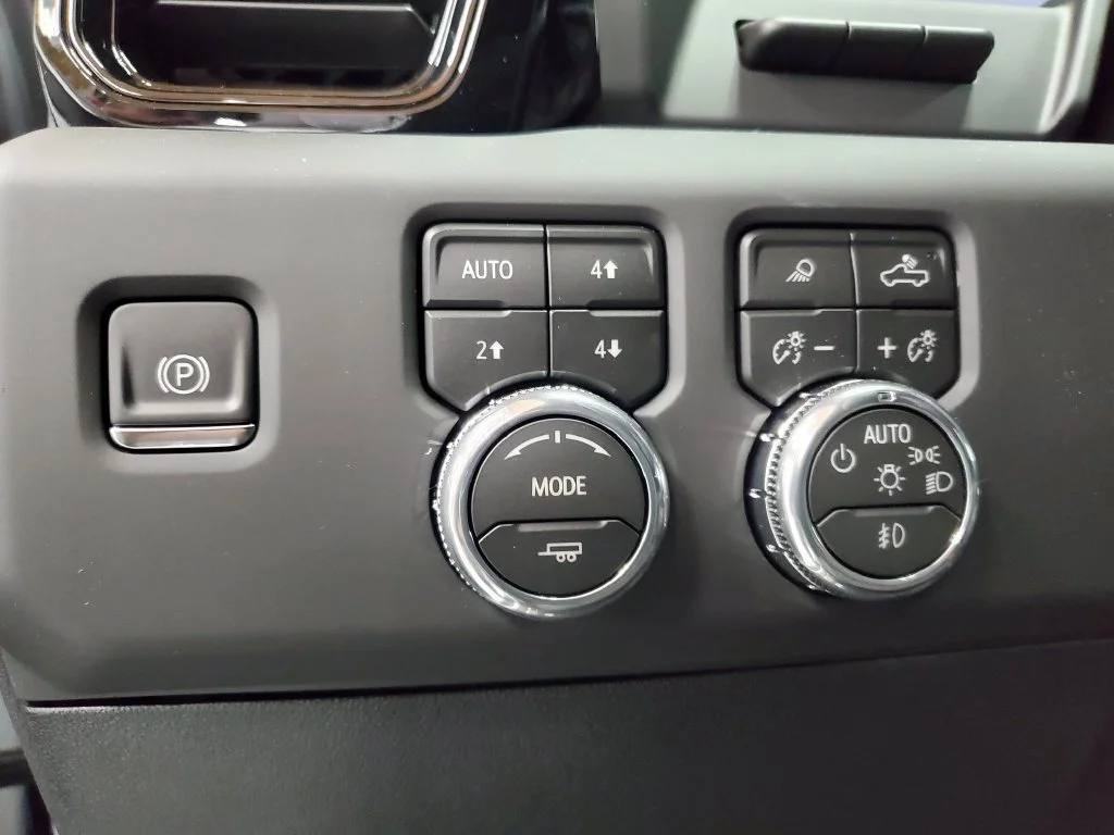 2026 GMC Sierra 2500HD AT4 - Photo 8