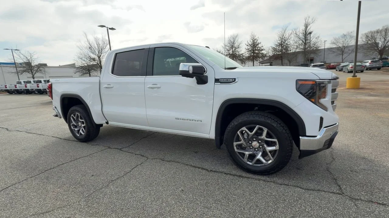 New 2026 Summit White GMC SLE image 2