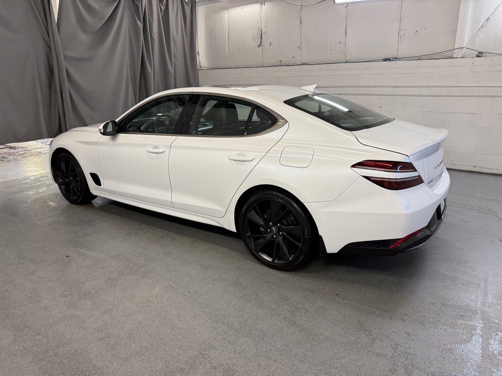 Used 2023 Uyuni White Genesis 2.0T image 8
