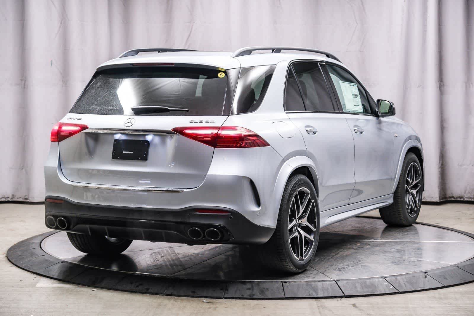 Nuevo Mercedes-Benz AMG® GLE 53 4MATIC+ SUV 2026 en color Cirrus Silver Metallic, imagen 4.