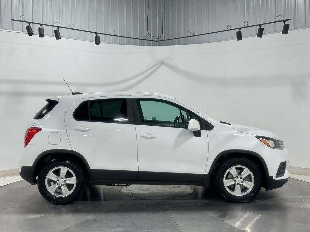 Used 2020 White Chevrolet LS image 10