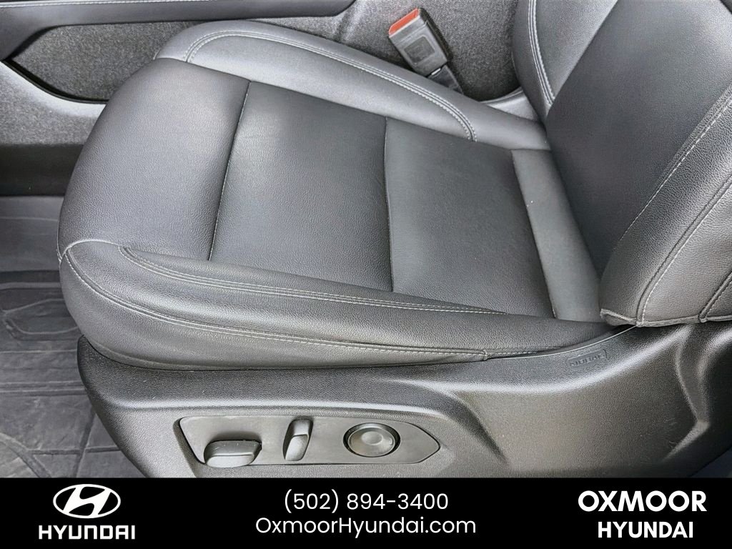 Used 2023 Black Chevrolet Z71 image 19