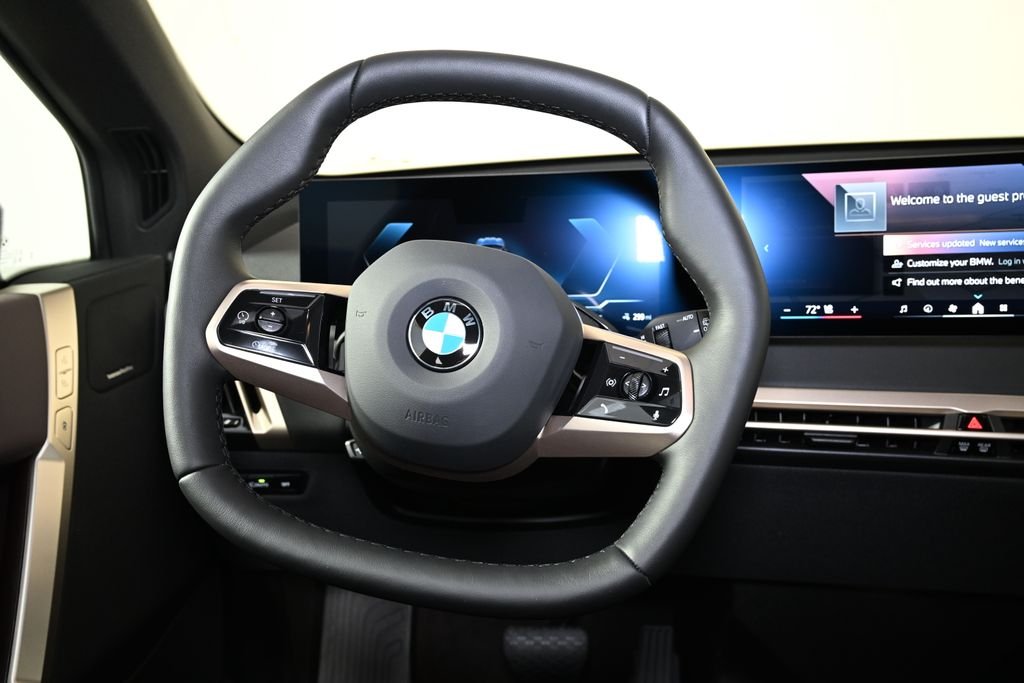 2026 BMW iX 45 - Photo 17