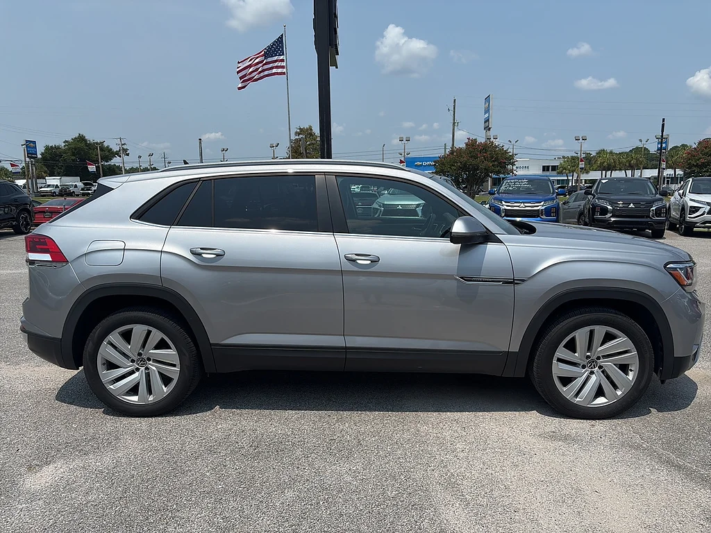 Used 2021 Pyrite Silver Metallic Volkswagen 2.0T SE w/Technology 4MOTION image 4