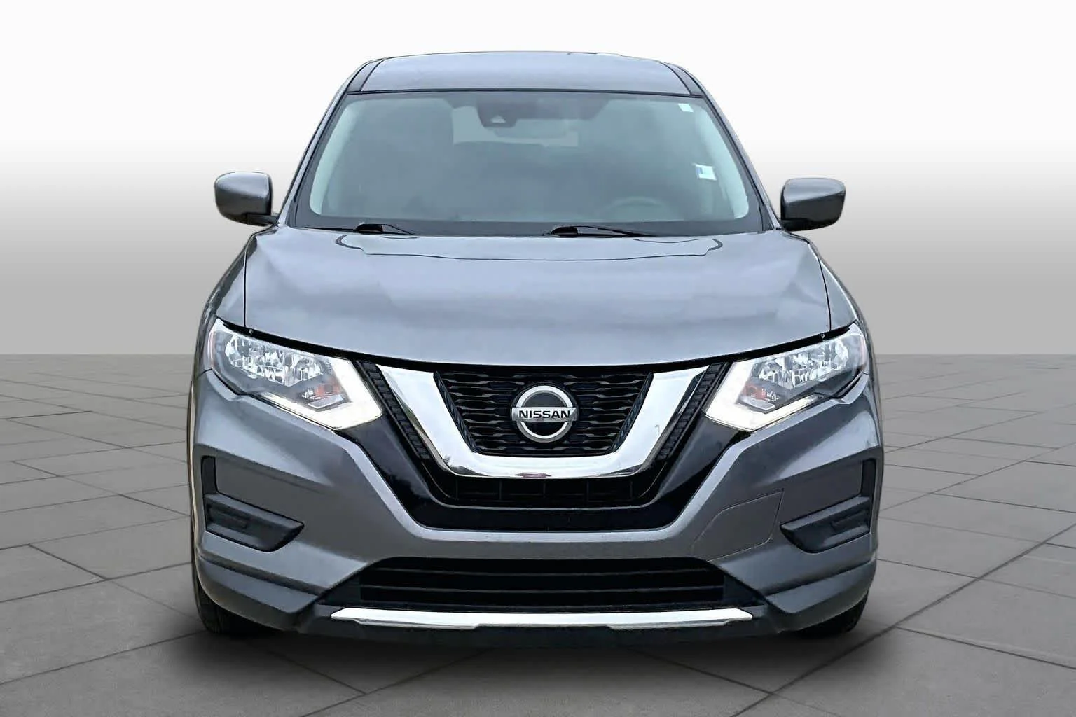 Used 2019 Gun Metallic Nissan S image 4