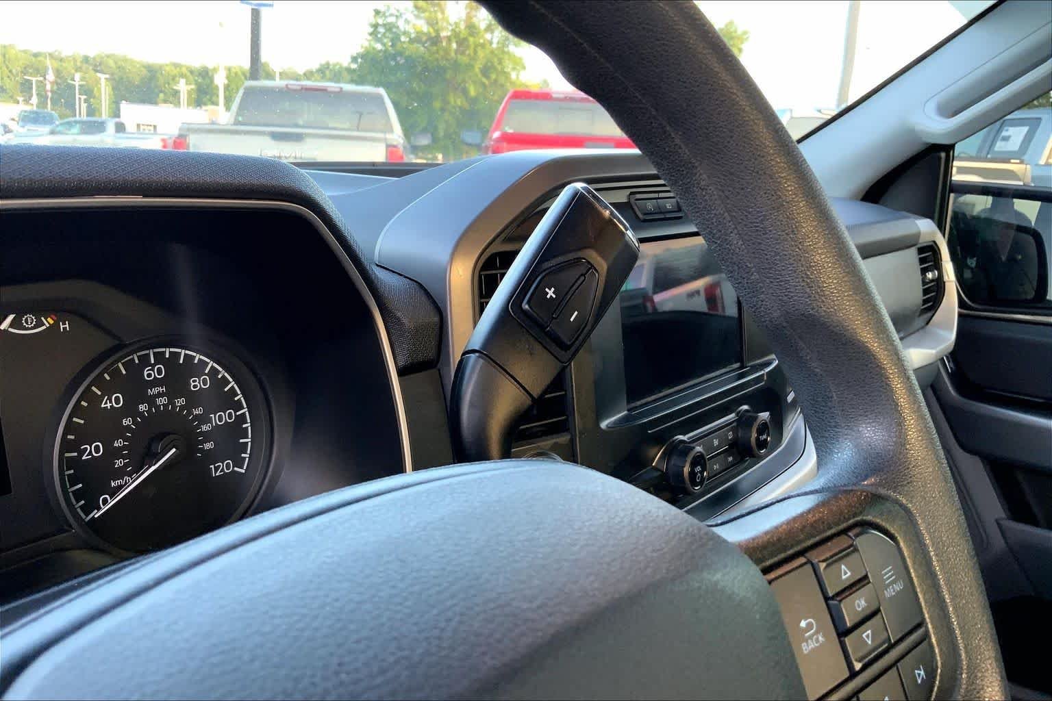 Used 2023 Oxford White Ford XLT image 15