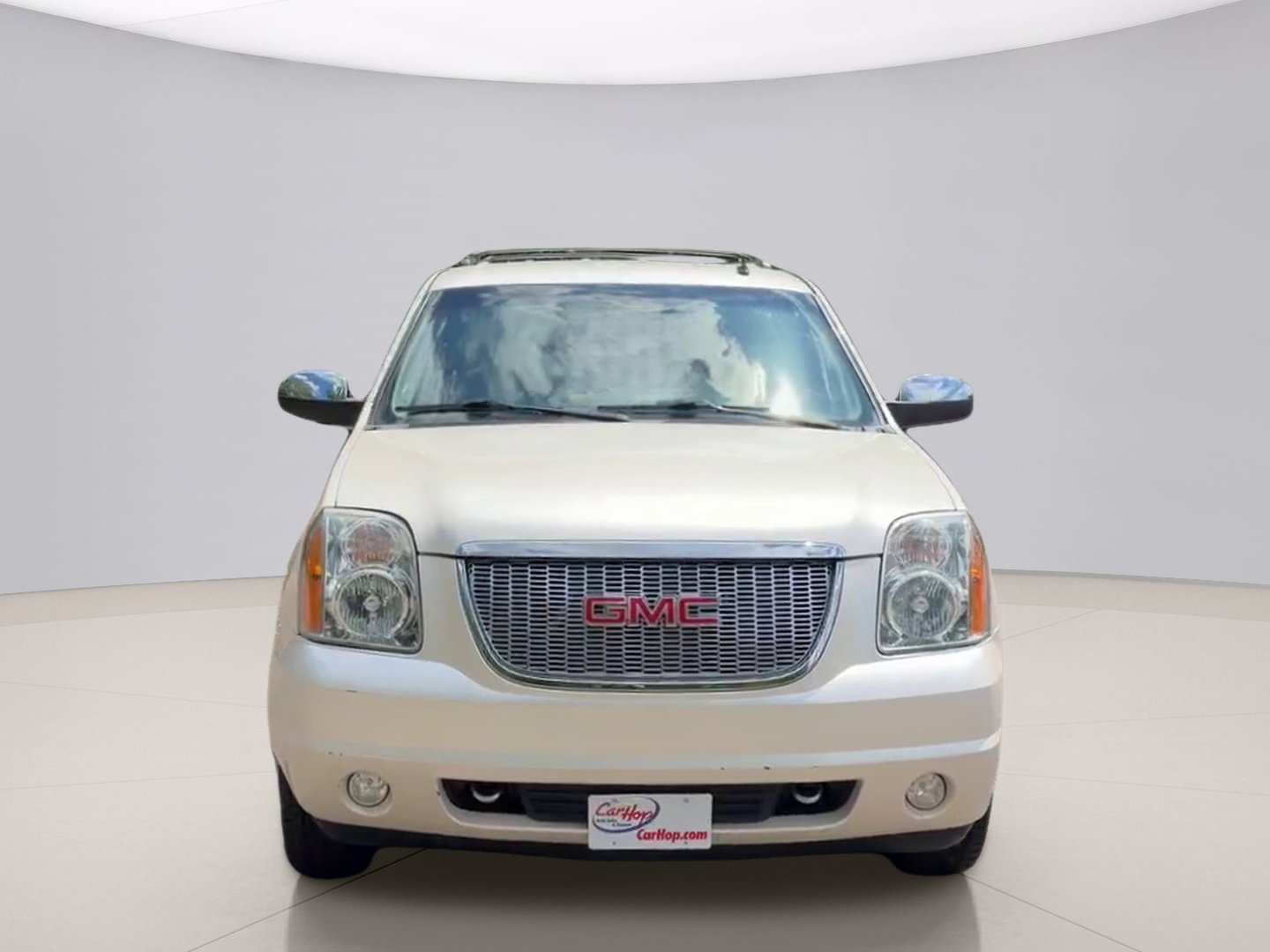 Used 2013 White Gmc  image 8