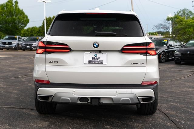 Certified Used 2024 Mineral White Metallic BMW xDrive40i image 9