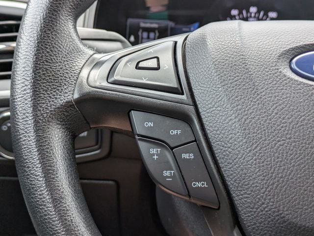 Used 2022 Green Ford SE image 26
