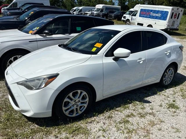 Used 2017 Frost Toyota Base image 3