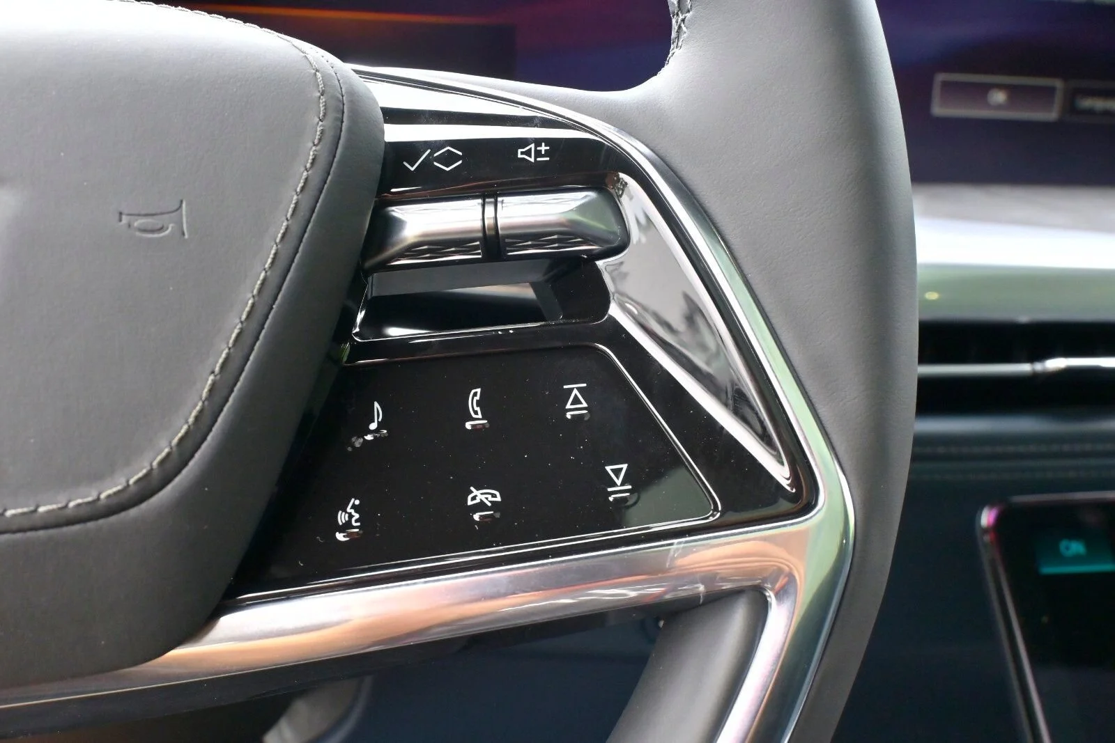 2026 Cadillac Escalade IQL Premium Sport - Photo 43