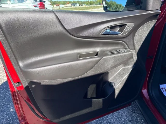 Used 2022 Red Chevrolet LT image 27