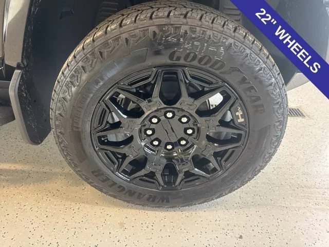 2026 GMC HUMMER EV 2X - Photo 8