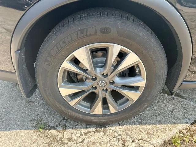 Used 2018 Black Nissan SL image 48