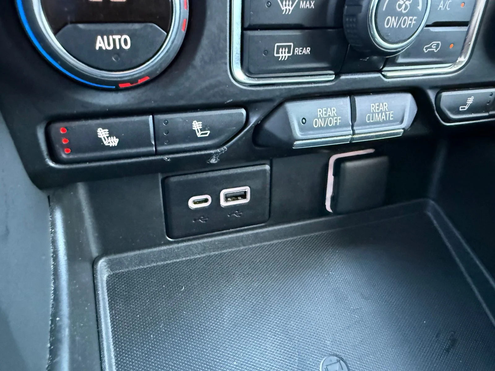 2021 Chevrolet Tahoe Z71 - Photo 29