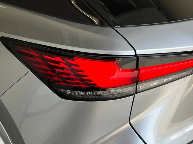 Used 2023 Iridium Lexus 500h F SPORT Performance image 18