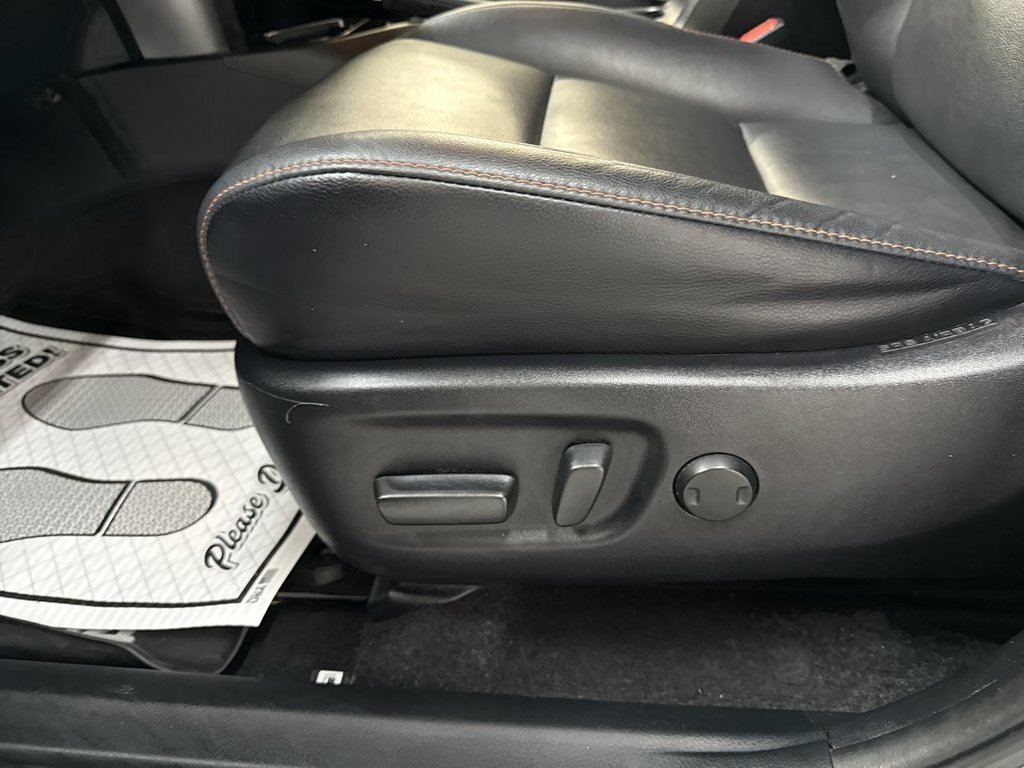 Used 2018 Magnetic Gray Metallic Toyota SE image 13
