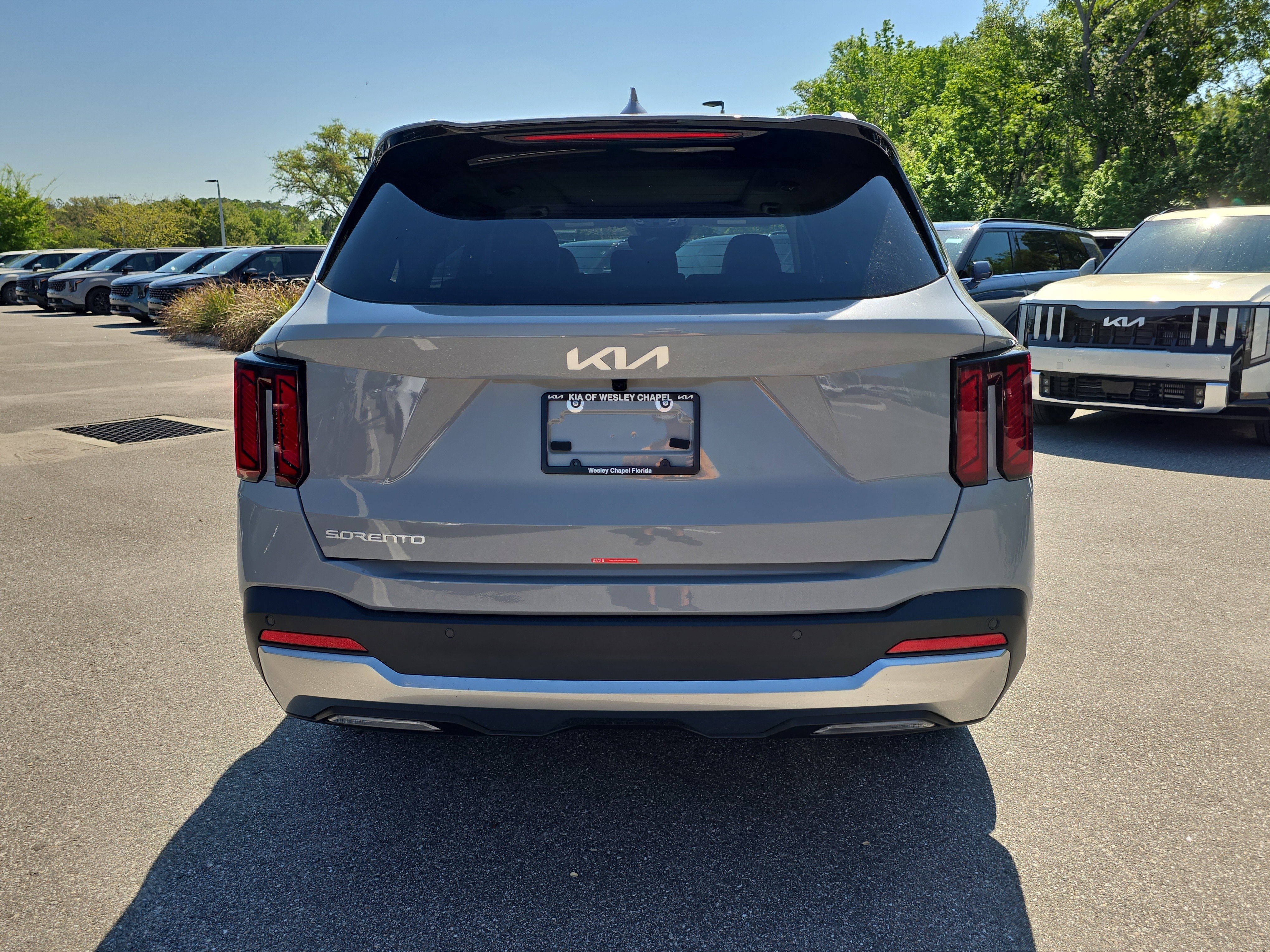 New 2026 Wolf Gray Kia S image 7