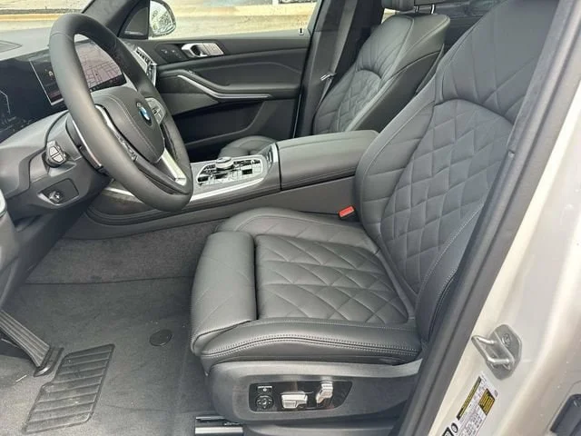 New 2027 Alpine White BMW xDrive40i image 14