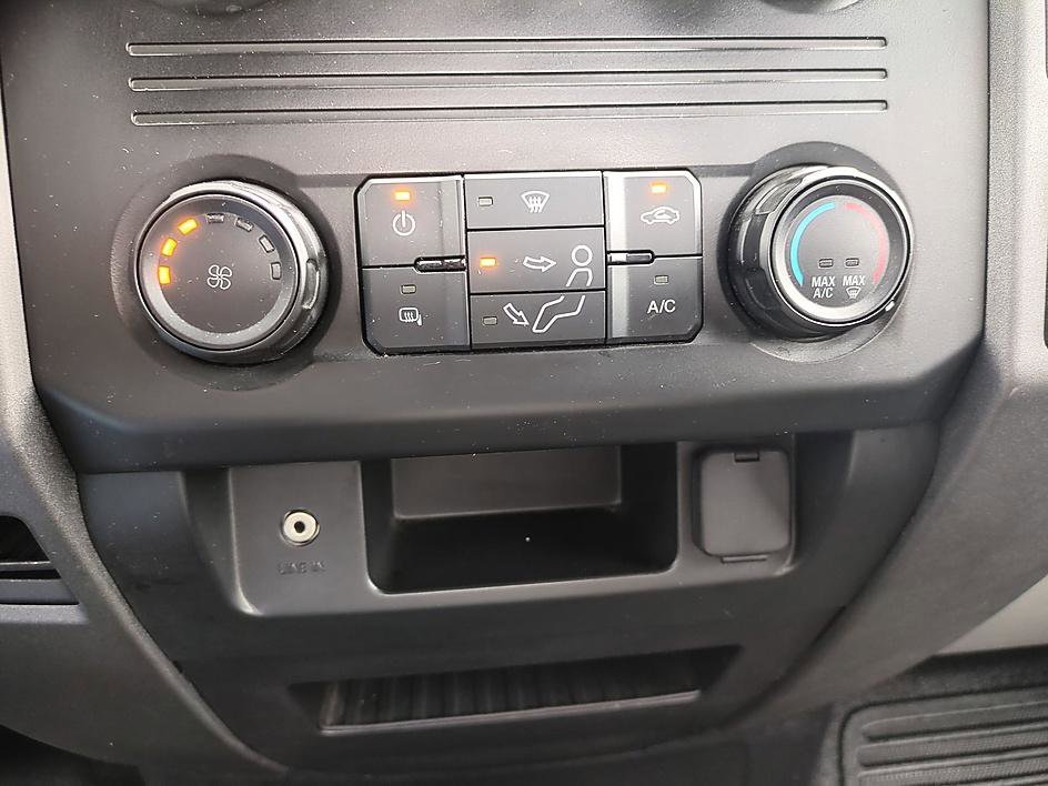 Used 2019 OXFORD WHITE Ford XL image 21